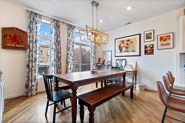 2121 W DIVISION Street 1, Chicago, IL 60622