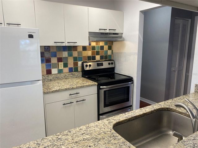 3535 59TH AVENUE W 3535, Bradenton, FL 34210