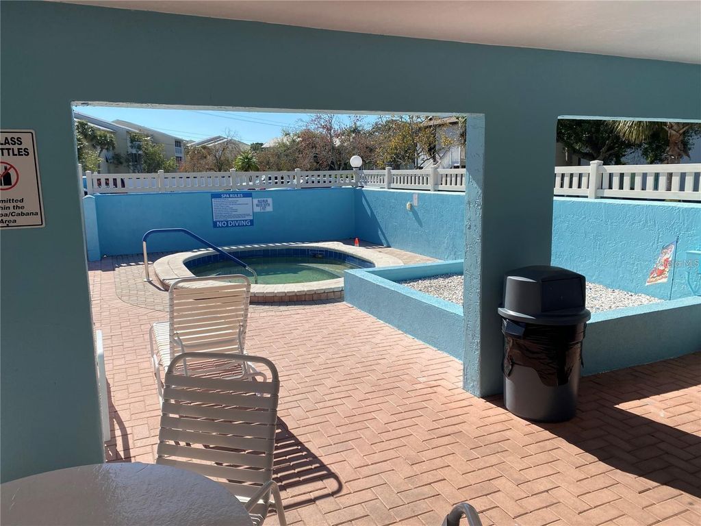 Image 20 of property listing at 3535 59TH AVENUE W 3535, Bradenton, FL 34210