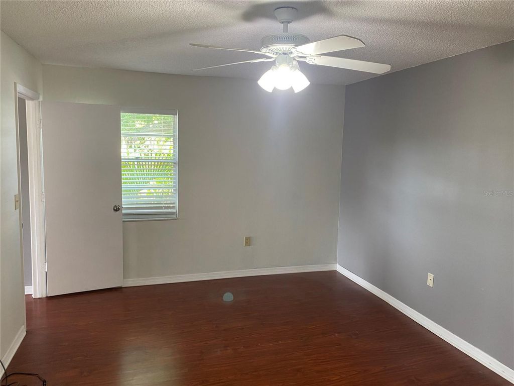 Image 9 of property listing at 3535 59TH AVENUE W 3535, Bradenton, FL 34210