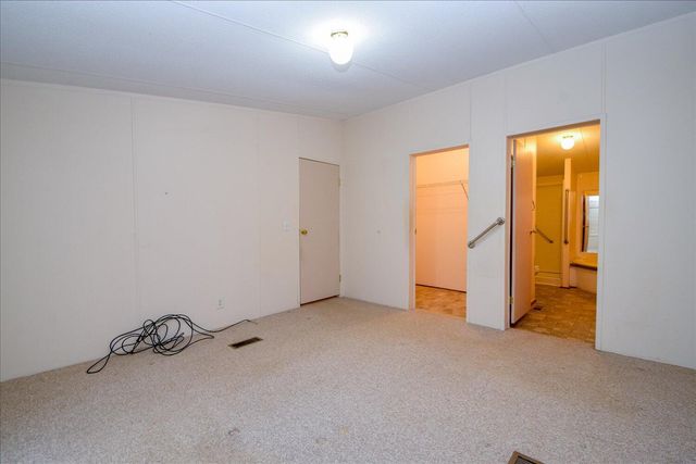 1214 Evelyn DR, Huddleston, VA 24104