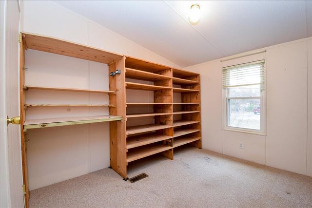 1214 Evelyn DR, Huddleston, VA 24104