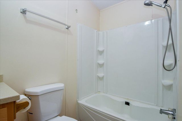 1214 Evelyn DR, Huddleston, VA 24104