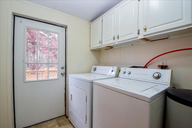 1214 Evelyn DR, Huddleston, VA 24104