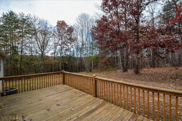 1214 Evelyn DR, Huddleston, VA 24104