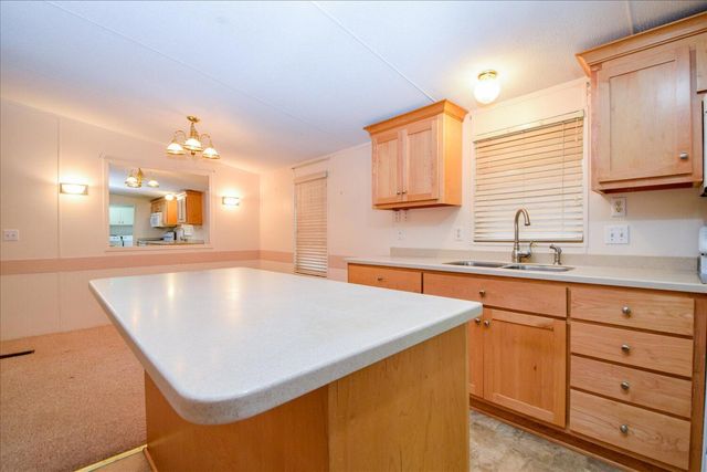 1214 Evelyn DR, Huddleston, VA 24104