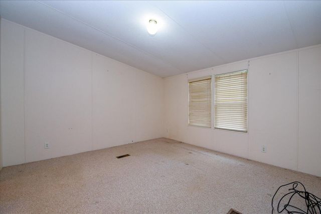 1214 Evelyn DR, Huddleston, VA 24104