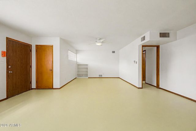 450 W EARLL Drive 15, Phoenix, AZ 85013