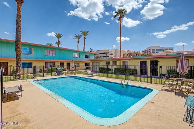 450 W EARLL Drive 15, Phoenix, AZ 85013