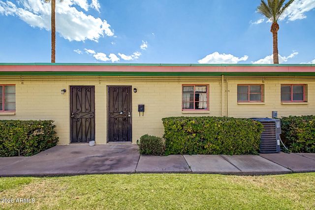 450 W EARLL Drive 15, Phoenix, AZ 85013