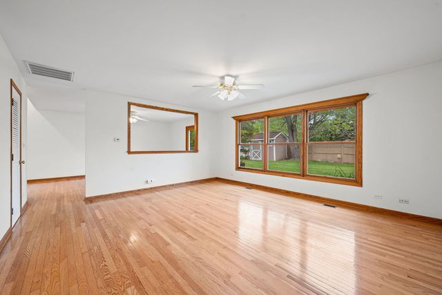1120 Brush Hill Lane, Lake Zurich, IL 60047