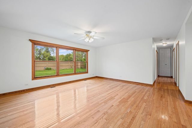 1120 Brush Hill Lane, Lake Zurich, IL 60047