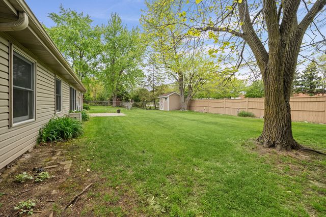 1120 Brush Hill Lane, Lake Zurich, IL 60047