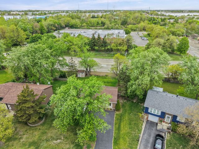 1120 Brush Hill Lane, Lake Zurich, IL 60047