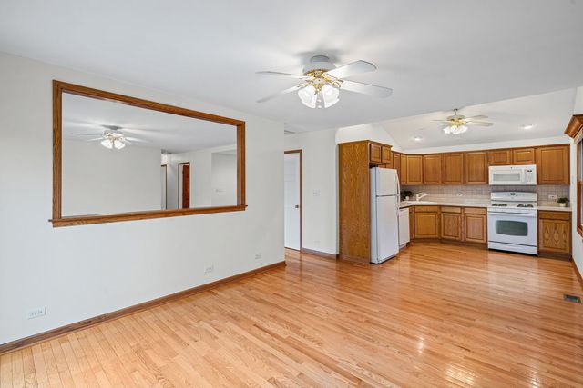 1120 Brush Hill Lane, Lake Zurich, IL 60047