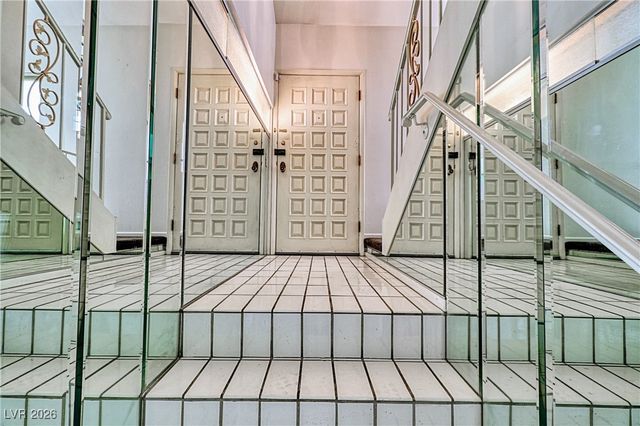 940 Vegas Valley Drive, Las Vegas, NV 89109