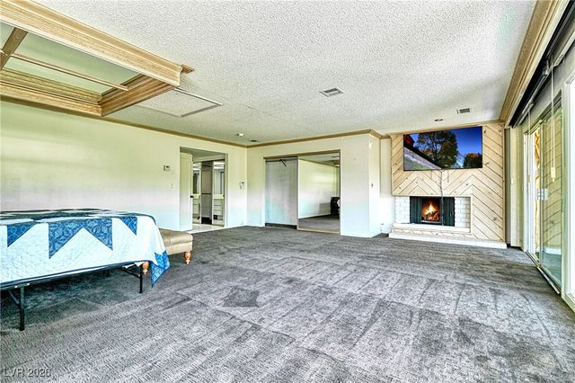 940 Vegas Valley Drive, Las Vegas, NV 89109