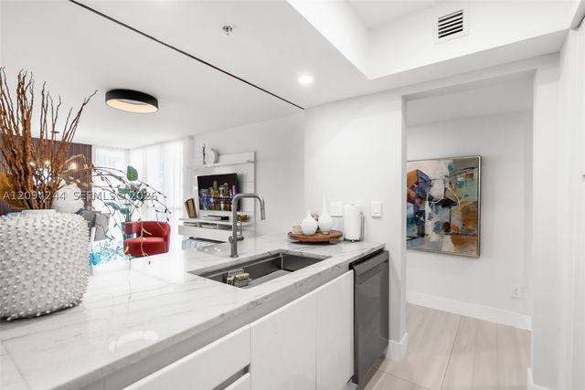 1500 OCEAN DR 707, Miami Beach, FL 33139