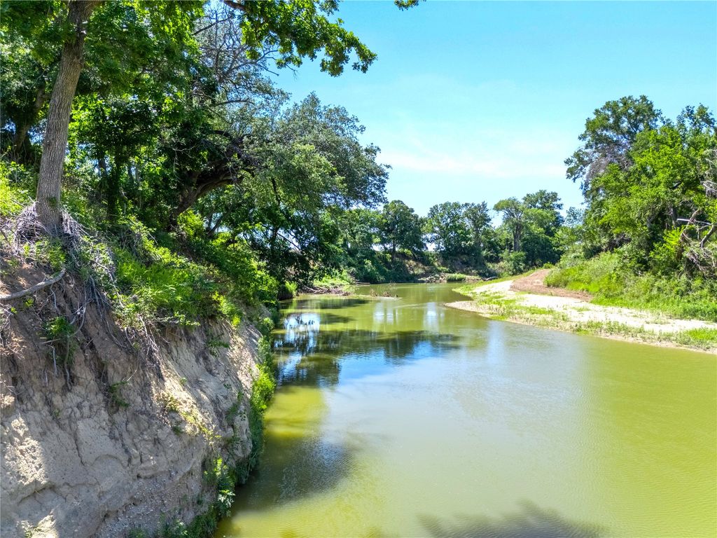 32 ac. 000 Tx-6, Valley Mills, TX 76689