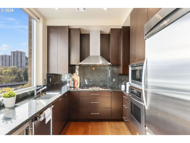 1930 S RIVER Dr 1003, Portland, OR 97201