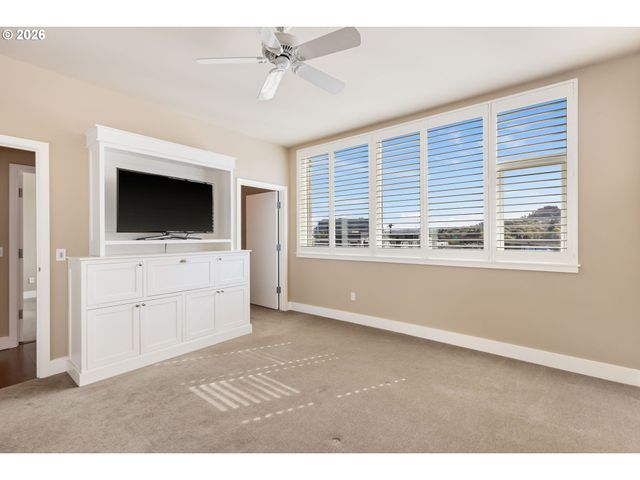 1930 S RIVER Dr 1003, Portland, OR 97201