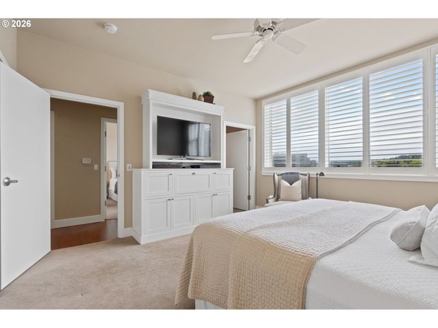 1930 S RIVER Dr 1003, Portland, OR 97201