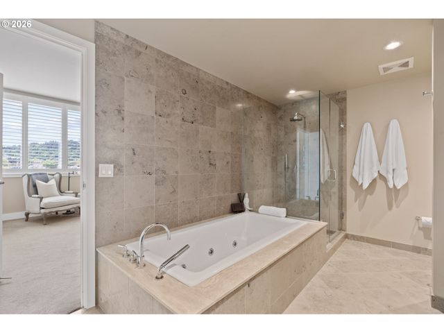 1930 S RIVER Dr 1003, Portland, OR 97201