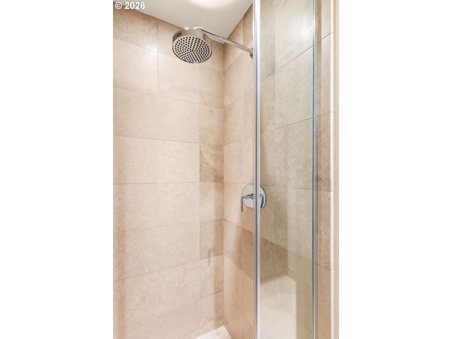 1930 S RIVER Dr 1003, Portland, OR 97201