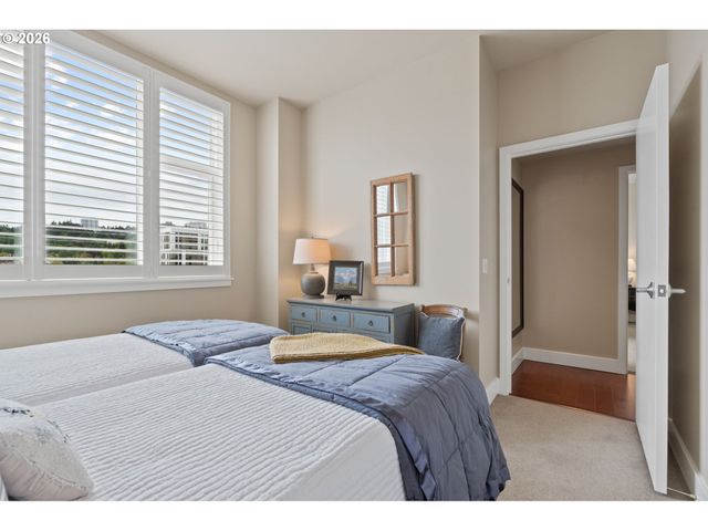 1930 S RIVER Dr 1003, Portland, OR 97201