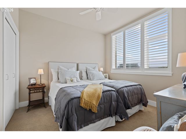 1930 S RIVER Dr 1003, Portland, OR 97201