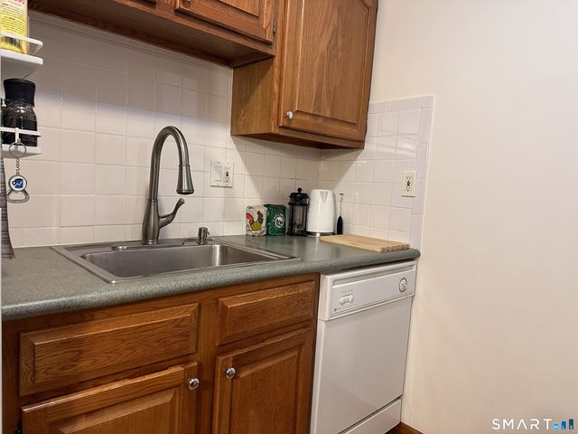 3370 Madison Avenue 2A, Bridgeport, CT 06606