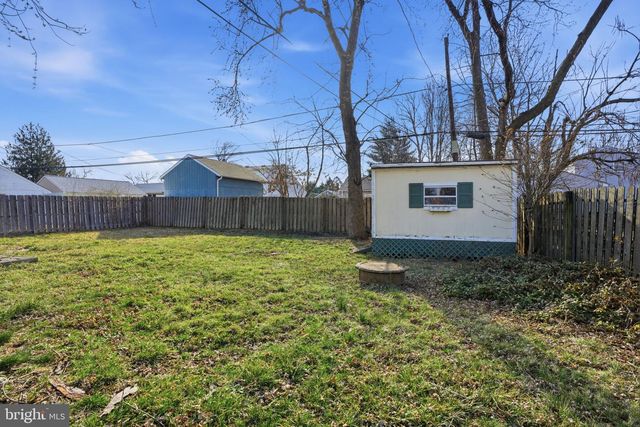 625 HILLCREST AVE, Morrisville, PA 19067