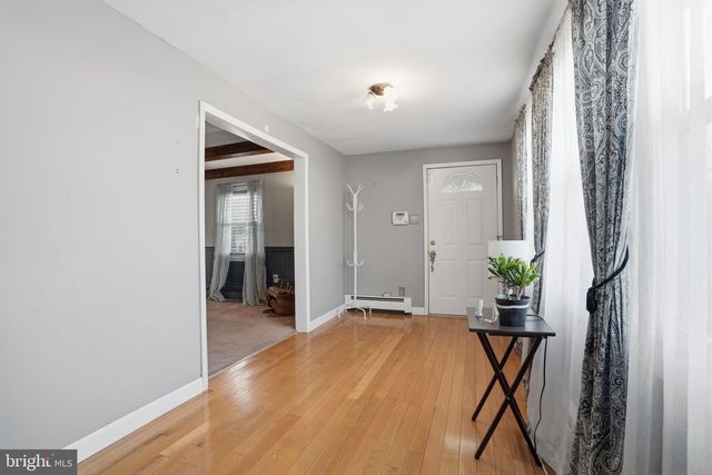 625 HILLCREST AVE, Morrisville, PA 19067