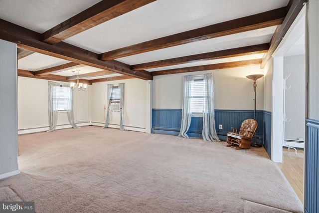 625 HILLCREST AVE, Morrisville, PA 19067