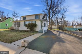 625 HILLCREST AVE, Morrisville, PA 19067