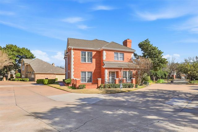 5949 River Bend Drive, Benbrook, TX 76132