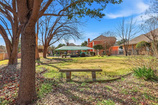 5949 River Bend Drive, Benbrook, TX 76132