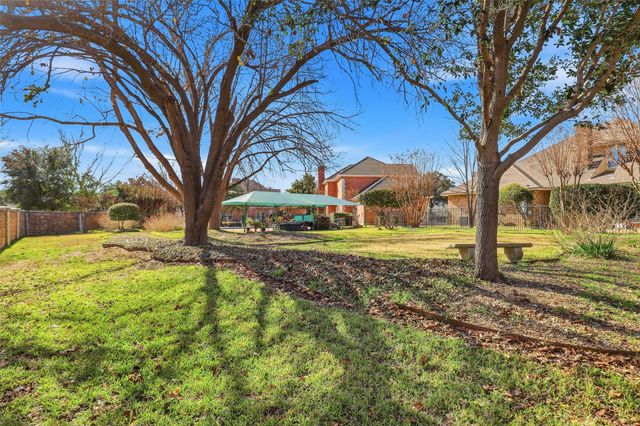 5949 River Bend Drive, Benbrook, TX 76132