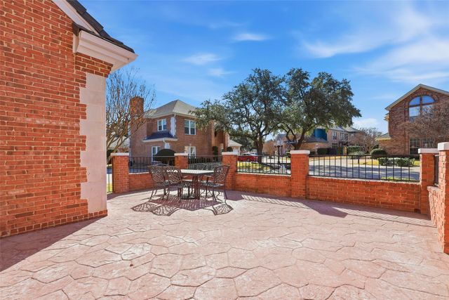 5949 River Bend Drive, Benbrook, TX 76132