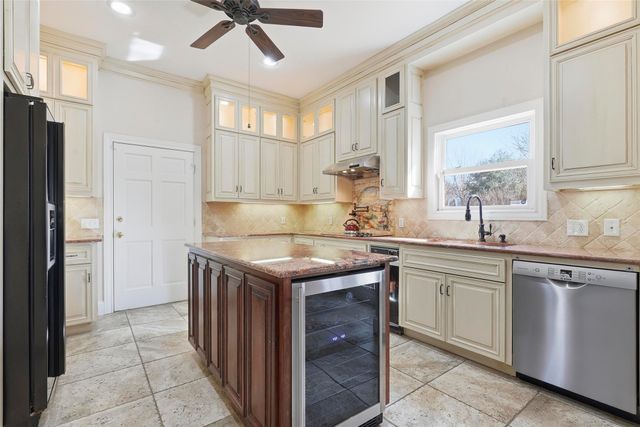 5949 River Bend Drive, Benbrook, TX 76132