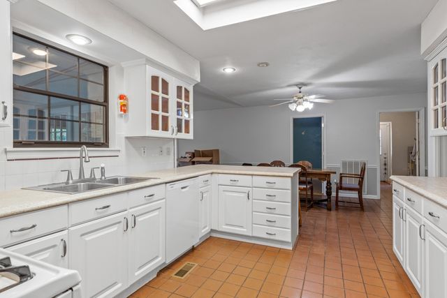 1824 Jackson Point Road, Sewanee, TN 37375