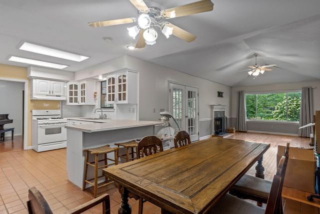 1824 Jackson Point Road, Sewanee, TN 37375