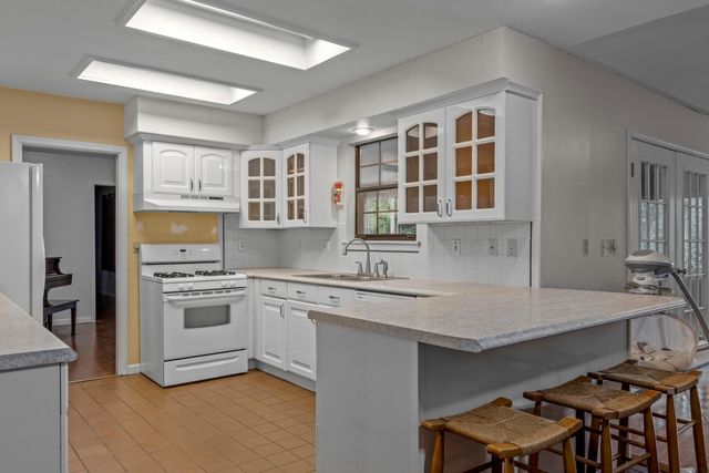 1824 Jackson Point Road, Sewanee, TN 37375