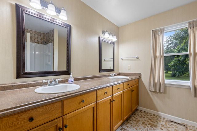 1824 Jackson Point Road, Sewanee, TN 37375