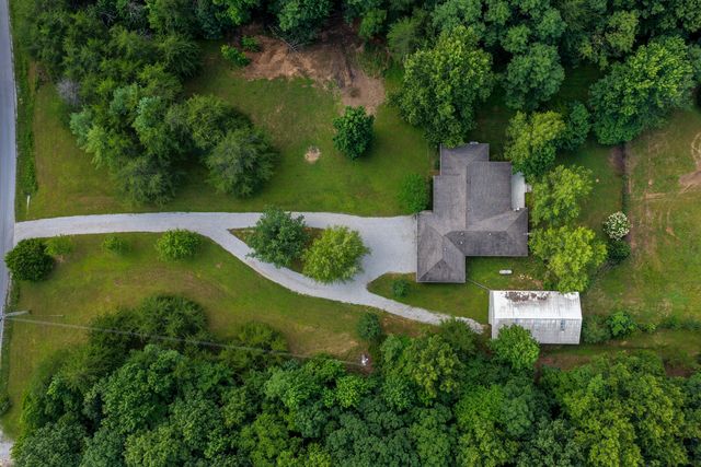 1824 Jackson Point Road, Sewanee, TN 37375