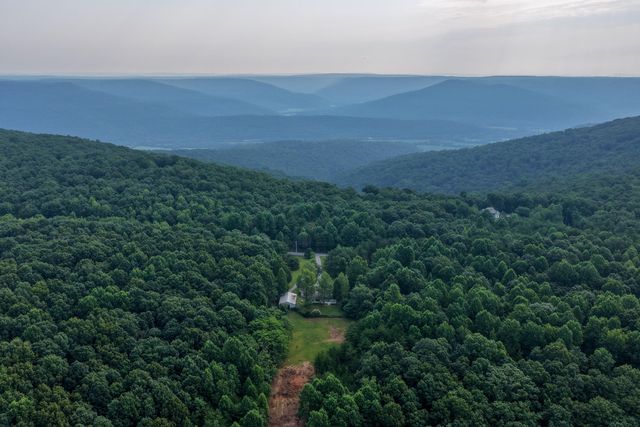 1824 Jackson Point Road, Sewanee, TN 37375