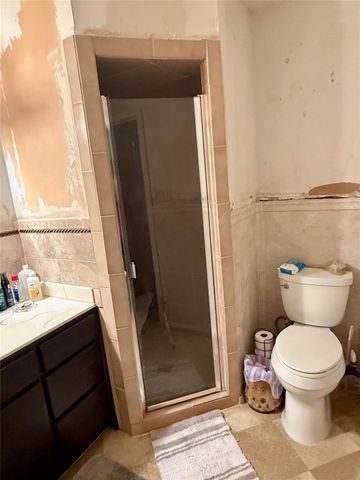 106 San Jacinto ST, Lockhart, TX 78644