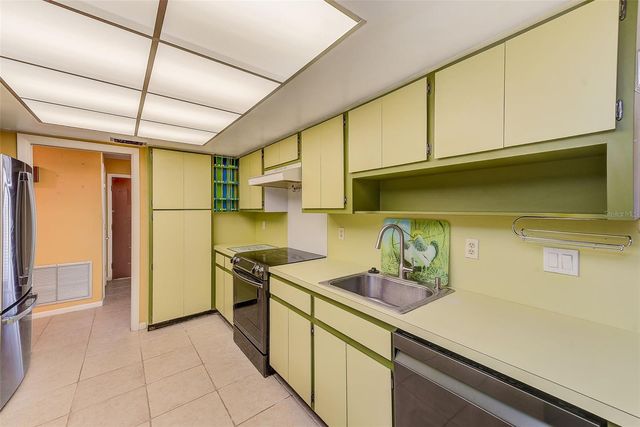 14690 S IMPERIAL POINT DRIVE S, Largo, FL 33774