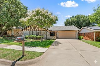 6648 Fair Oaks Drive, Watauga, TX 76148