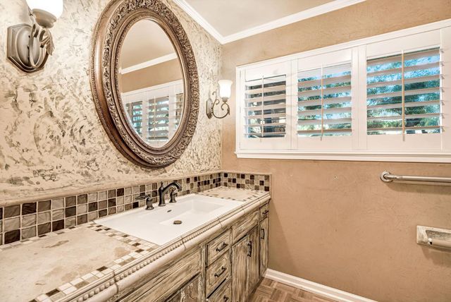 1411 W Sample Avenue, Fresno, CA 93711